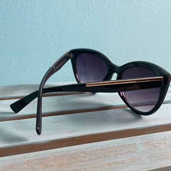 Floral print frames - Picture 5 of 9